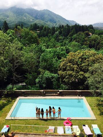 9 bedroom villa with large pool in Viladrau gallery image 2