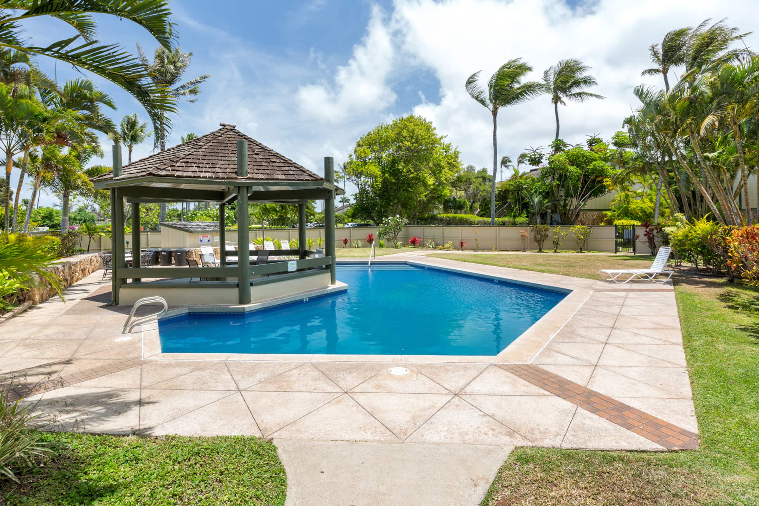 Home in Kahuku · ★4.8 · 2 bedrooms · 4 beds · 2 private baths - Image 4