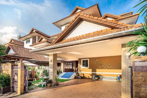 6BR Angel villa (free pick up Airport) pool warm