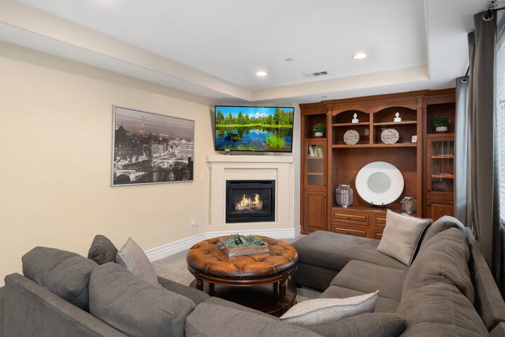 101 Big Beautiful Home-Heated Pool & HUGE Spa gallery image 3