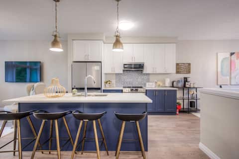 BRAND-NEW LUXURY SUITE in DOON SOUTH,  min to 401