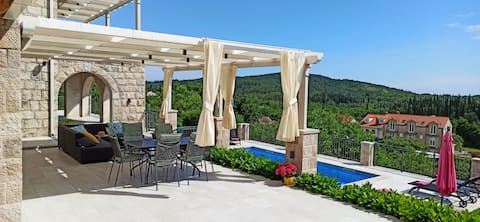 Villa Lucija, family gateway in Dubrovnik riviera