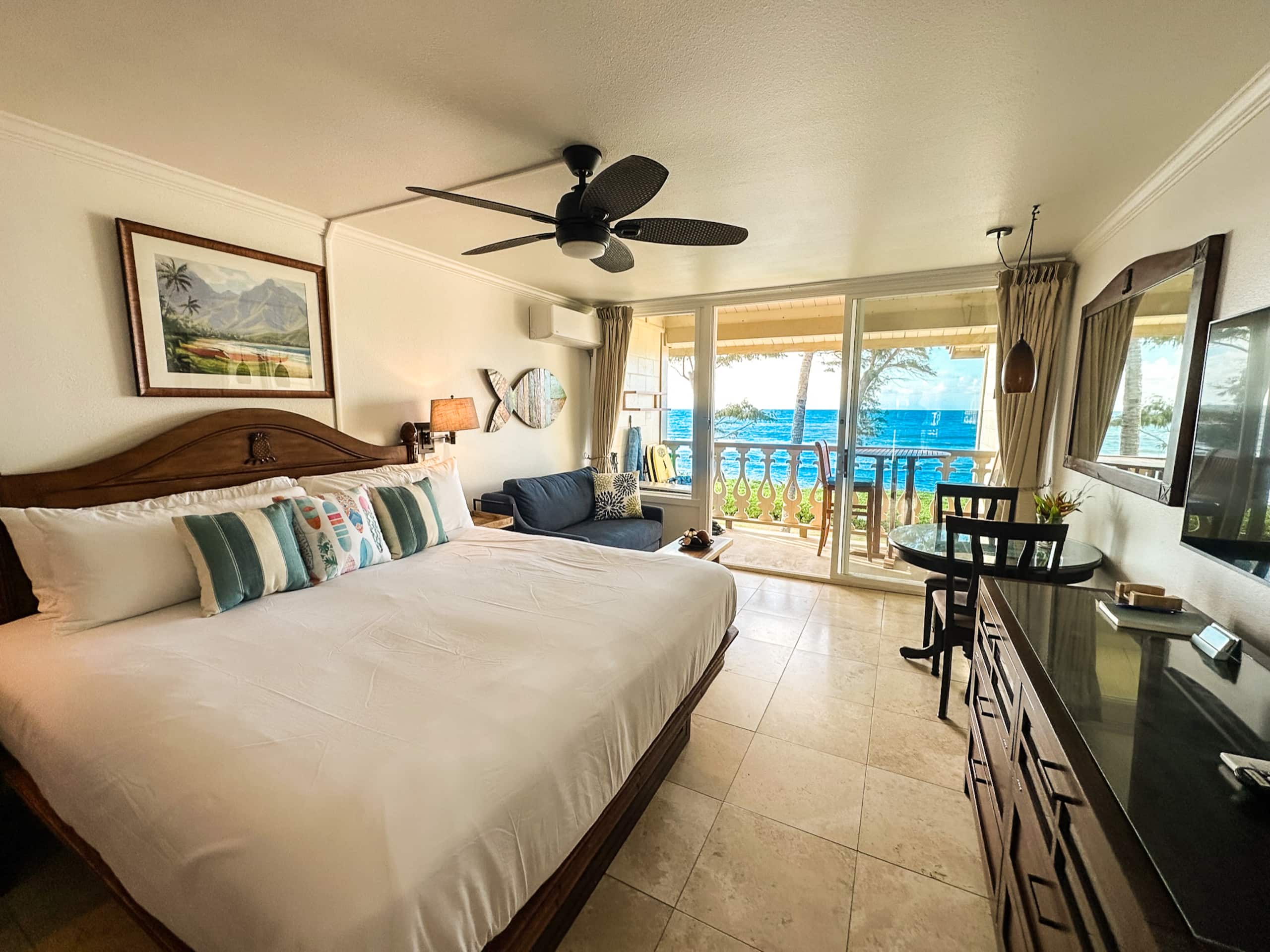 Direct Oceanfront Top Floor Studio - Photo 25
