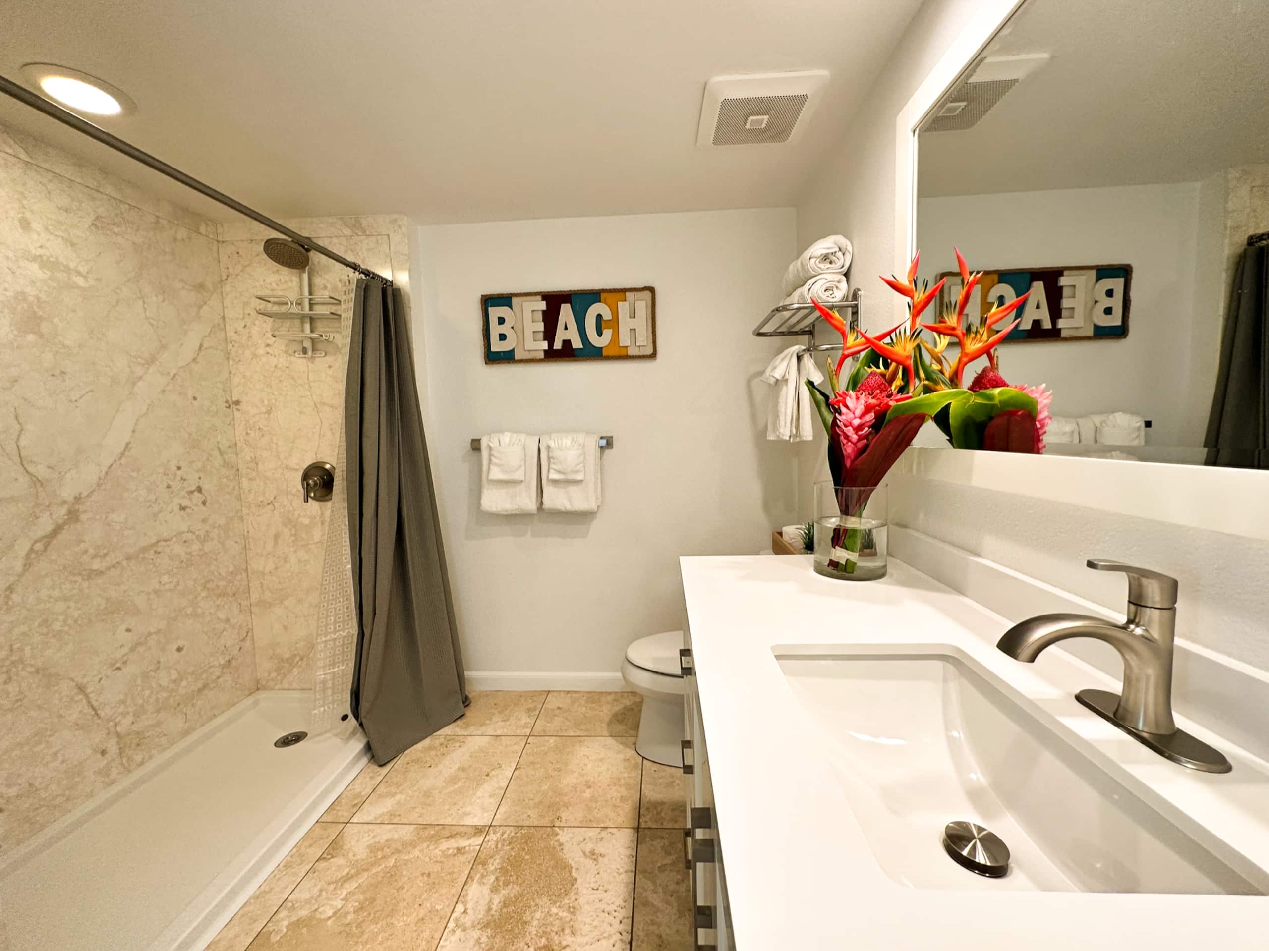 Direct Oceanfront Top Floor Studio - Photo 7