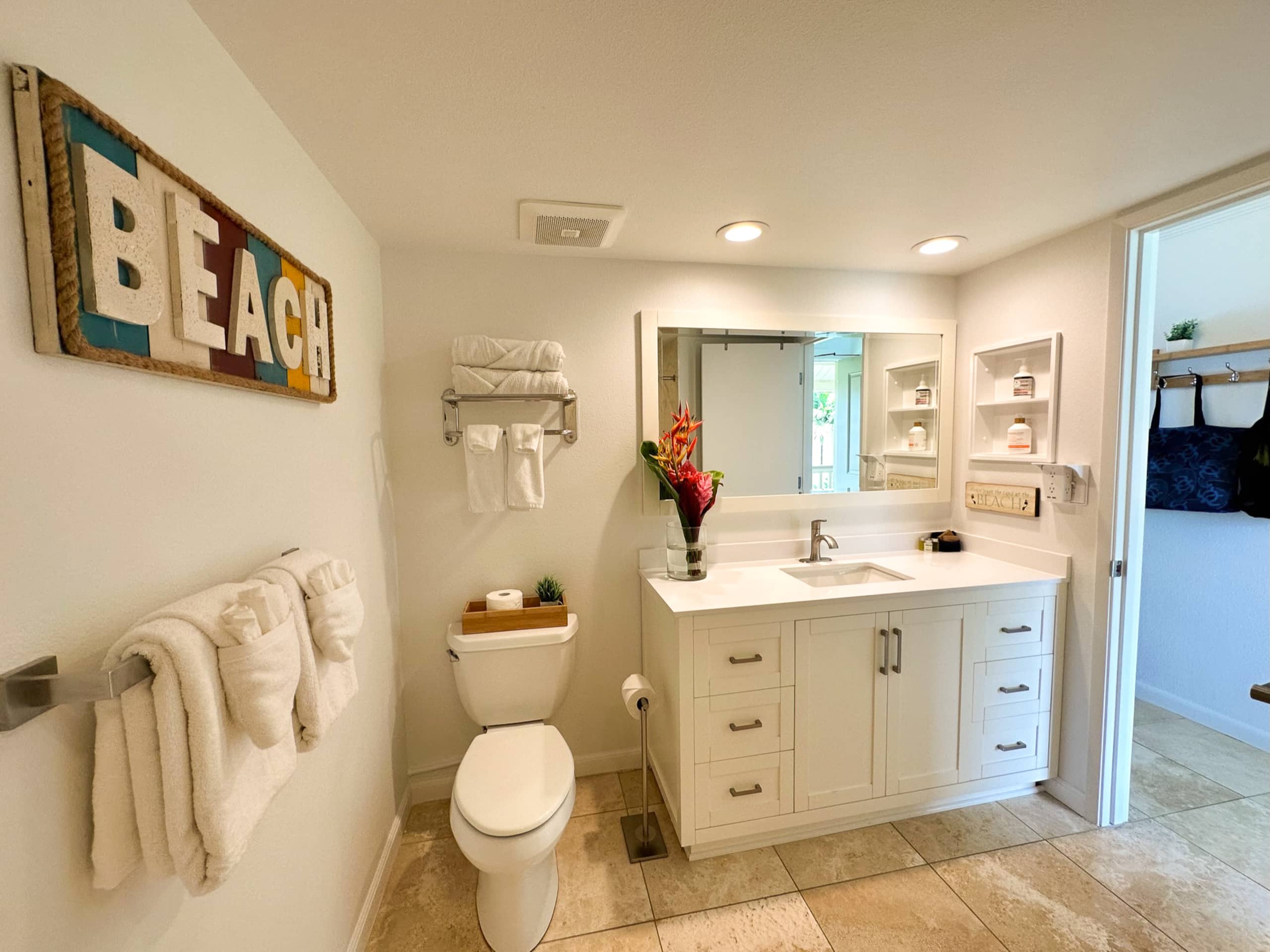 Direct Oceanfront Top Floor Studio - Photo 8