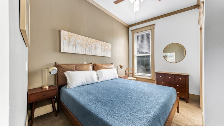 Брачна спална соба бр. 3 со паметен телевизор (Netflix и Disney +)