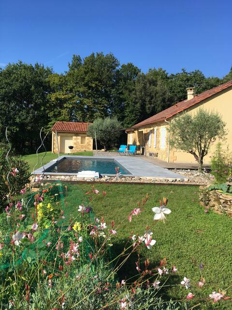 House with pool between Périgord Noir and Quercy