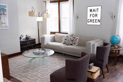 Stylish, Spacious, Bright & Clean *PET FRIENDLY*