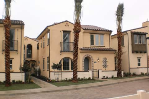 Beautiful Home w/ Two Master Suites! (near Disney)