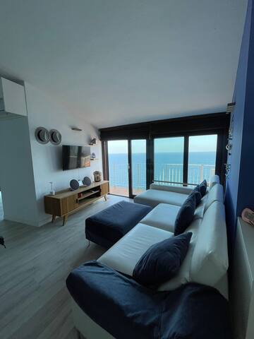 Espectacular vista sobre mar,de barco. Costa Brava gallery image 2