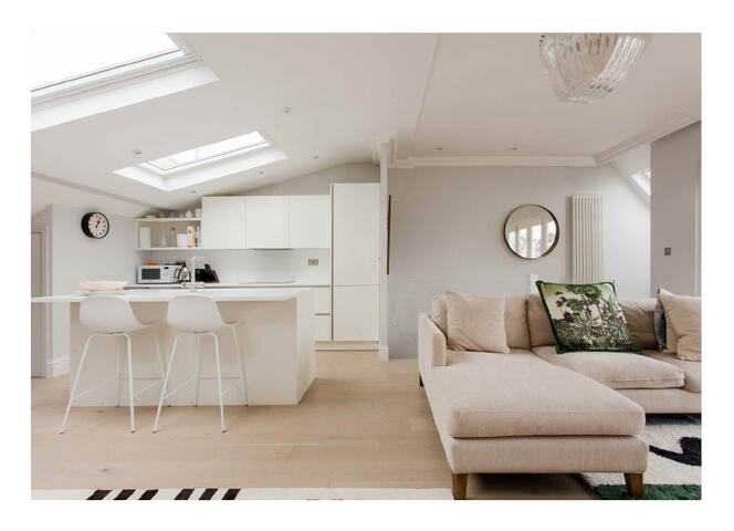 Elegant 3b/3b Notting Hill apt w/terrace/AC gallery image 4