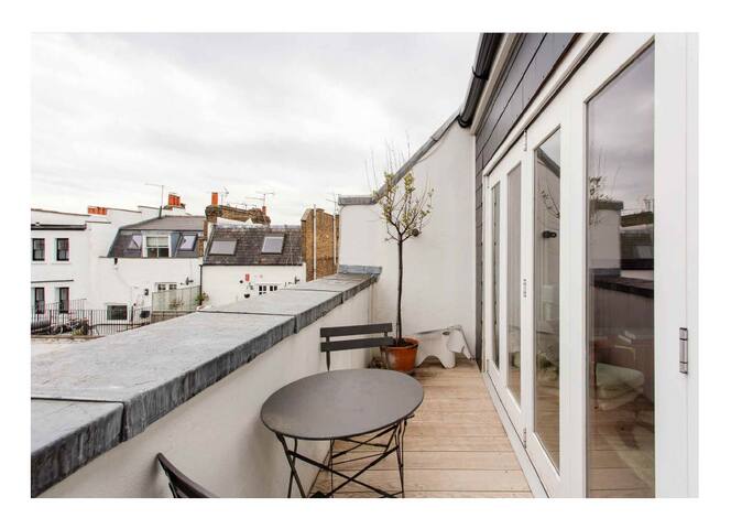 Elegant 3b/3b Notting Hill apt w/terrace/AC gallery image 5