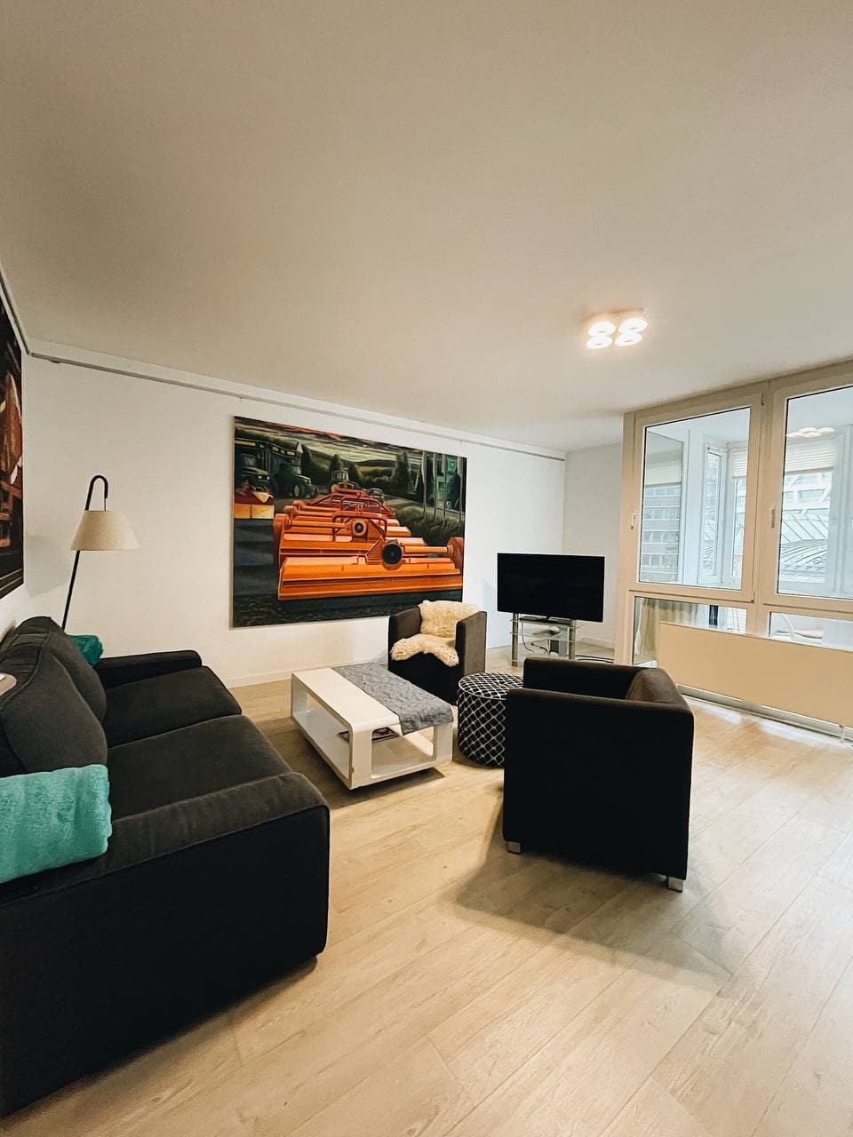 3-room apartment overlooking Hackescher Markt