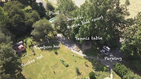 The 2 Huts Private Pool & Jacuzzi in Dordogne