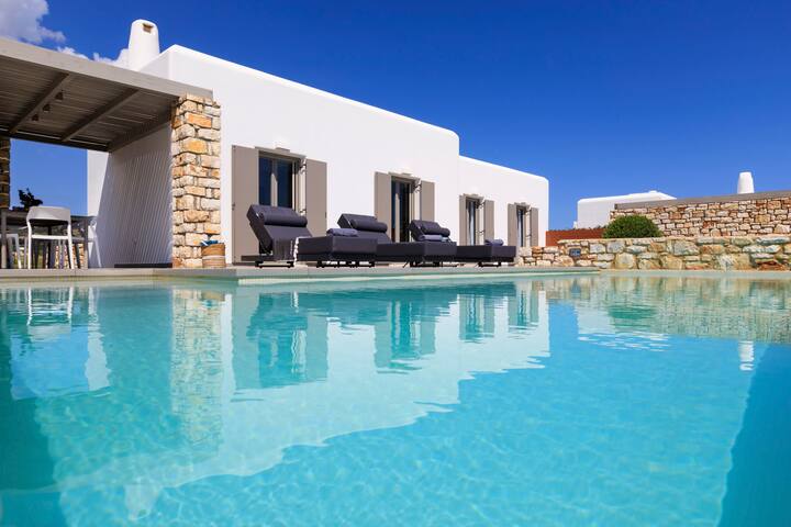 Il SOGNO VILLA 1 Paros private pool gallery image 4