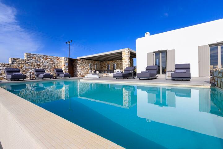 Il SOGNO VILLA 1 Paros private pool gallery image 3