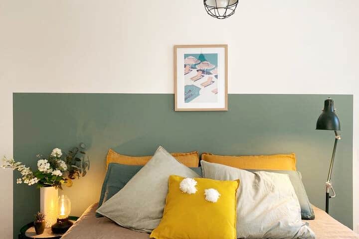 Habitación con dos camas individuales 80 x 190 o una cama de matrimonio 160 x 190 con colchón.