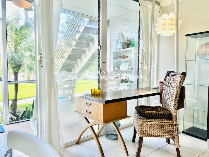 Beautiful Beach Waterfront Dockage - Fort Lauderdale, FL