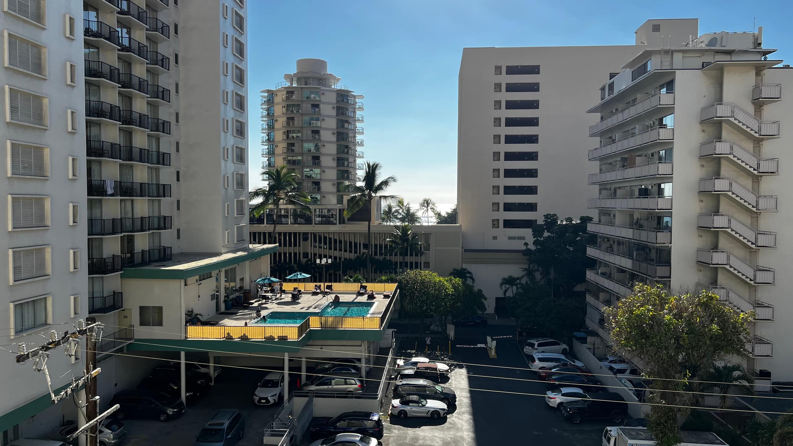 Condo in Honolulu · ★4.65 · Studio · 1 private bath - Image 2