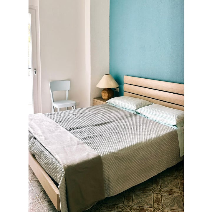 прва главна спална соба со плакар