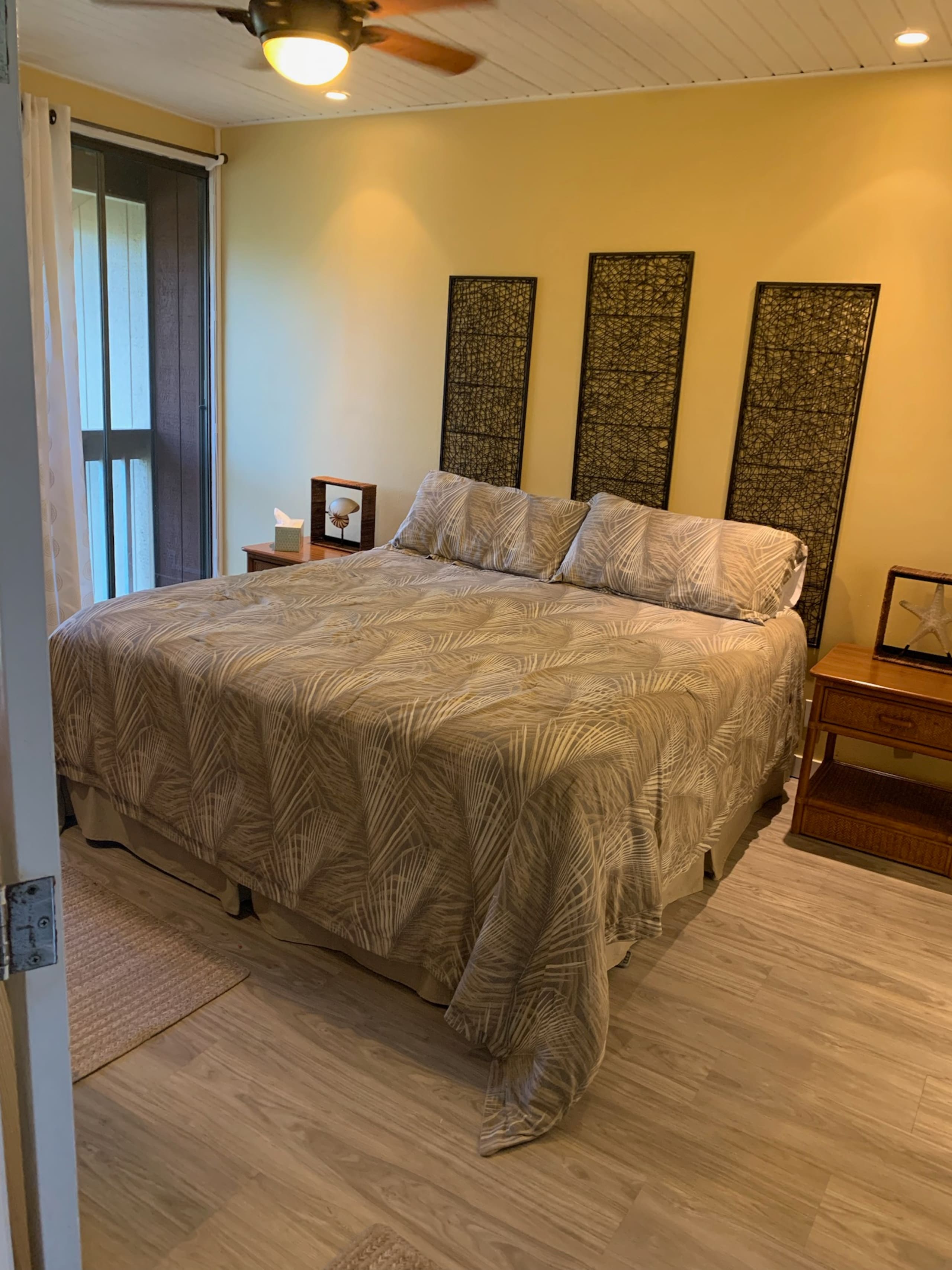 Condo in Kahuku · ★4.89 · 2 bedrooms · 4 beds · 2 shared baths - Image 1