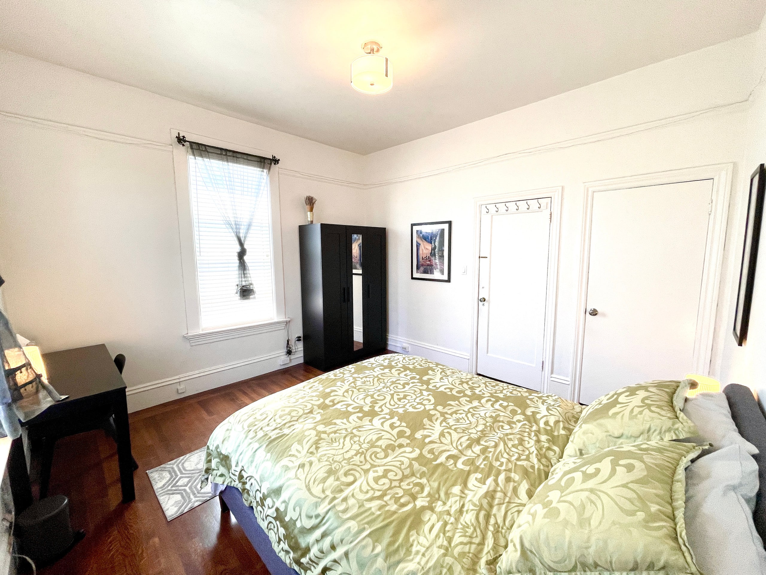 Home in San Francisco · ★4.97 · 3 bedrooms · 4 beds · 1.5 baths - Image 15