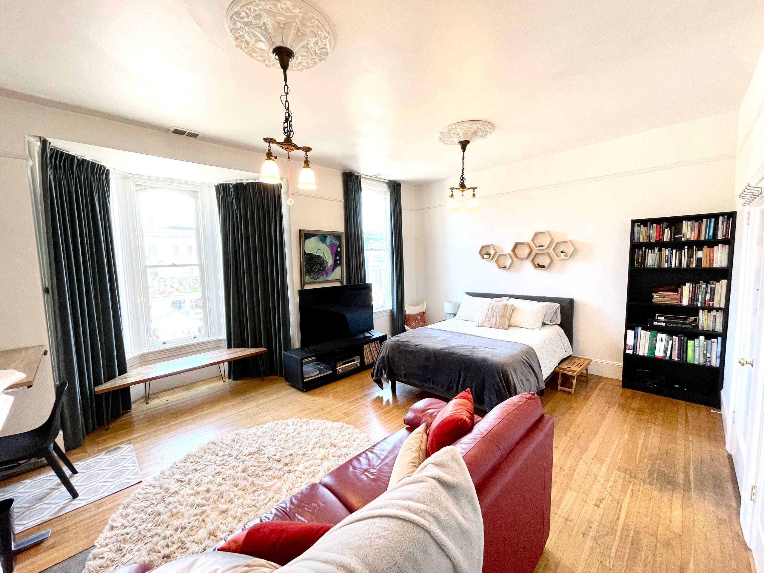 Home in San Francisco · ★4.97 · 3 bedrooms · 4 beds · 1.5 baths - Image 13