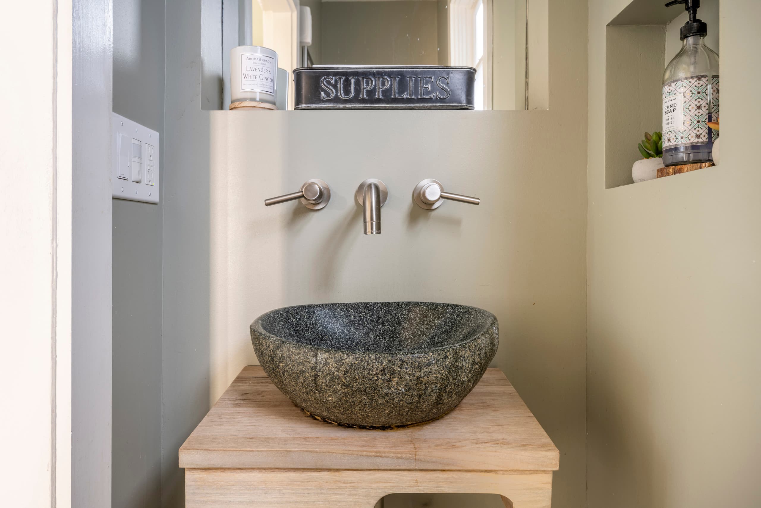 Home in San Francisco · ★4.97 · 3 bedrooms · 4 beds · 1.5 baths - Image 18