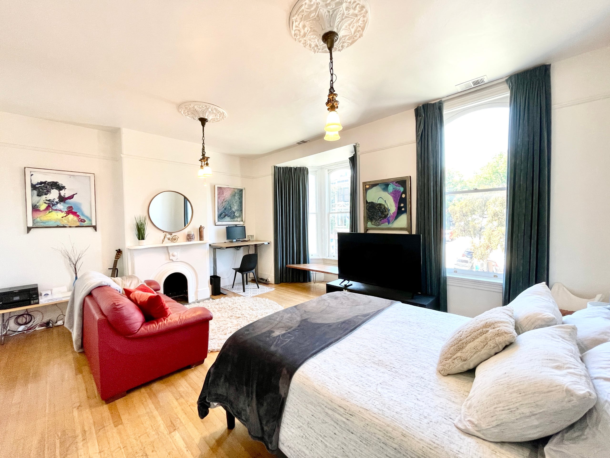 Home in San Francisco · ★4.97 · 3 bedrooms · 4 beds · 1.5 baths - Image 12