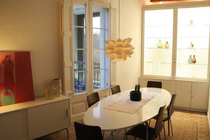 Large Apartment in La Rambla gallery image 5