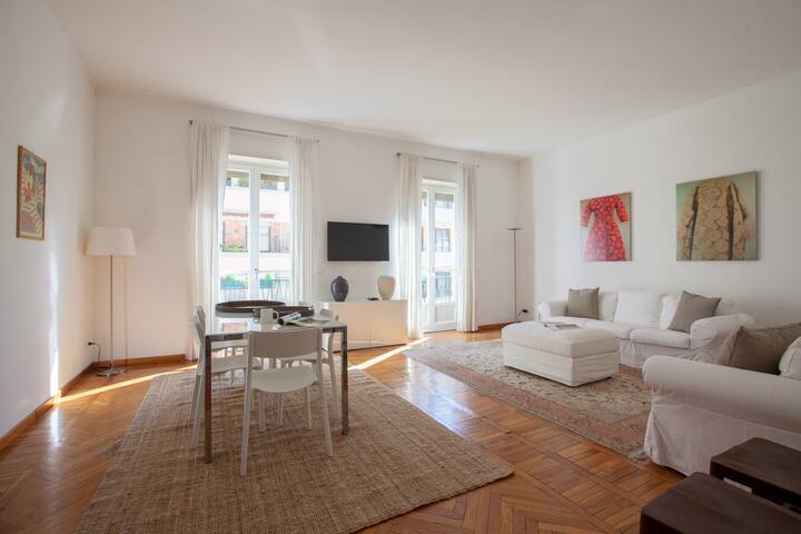 Bocconi Navigli Boutique 3BR I Hacca Collection gallery image 2