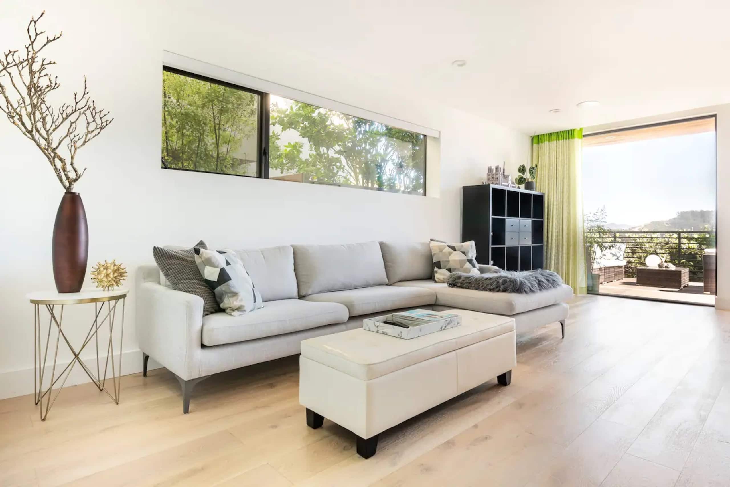 Villa in San Francisco · ★4.95 · 5 bedrooms · 6 beds · 3 baths - Image 7
