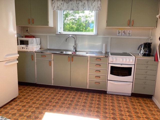 Cabin on a private plot in an old village close to swimming areas and ...