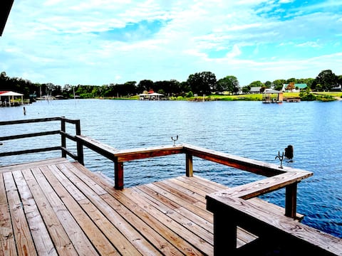 Cozy Lake Fork Cabin (covered dock/private ramp)