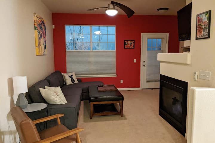 Downtown Townhouse With Mountain Views - Colorado Springs, CO