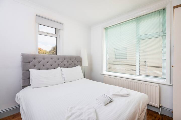 Schlafzimmer 2