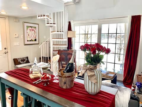 The Cottage by the Lake: Hudson Valley Indulgence