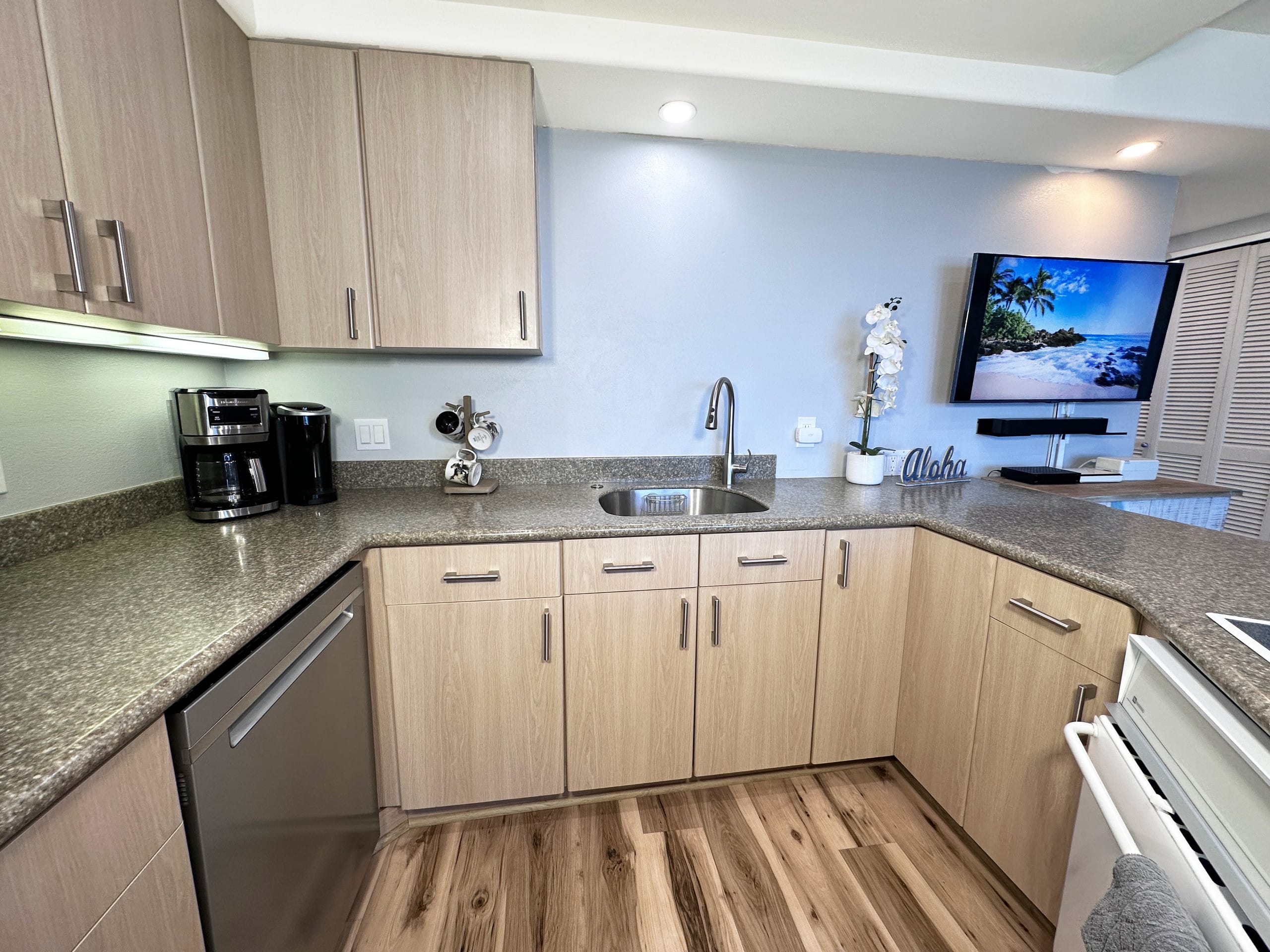 Condo in Kihei · ★4.88 · 1 bedroom · 2 beds · 2 private baths - Image 10