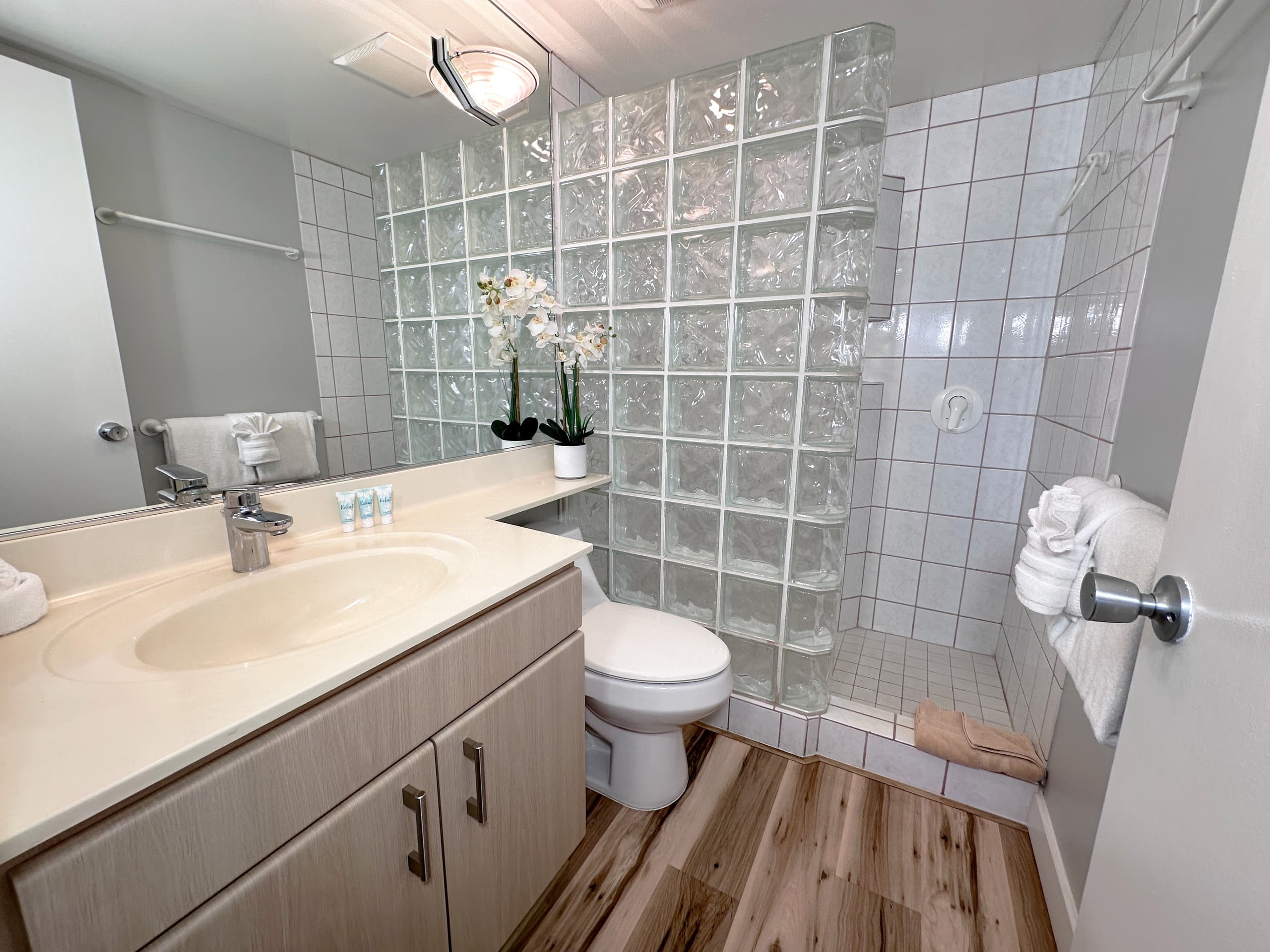 Condo in Kihei · ★4.88 · 1 bedroom · 2 beds · 2 private baths - Image 16