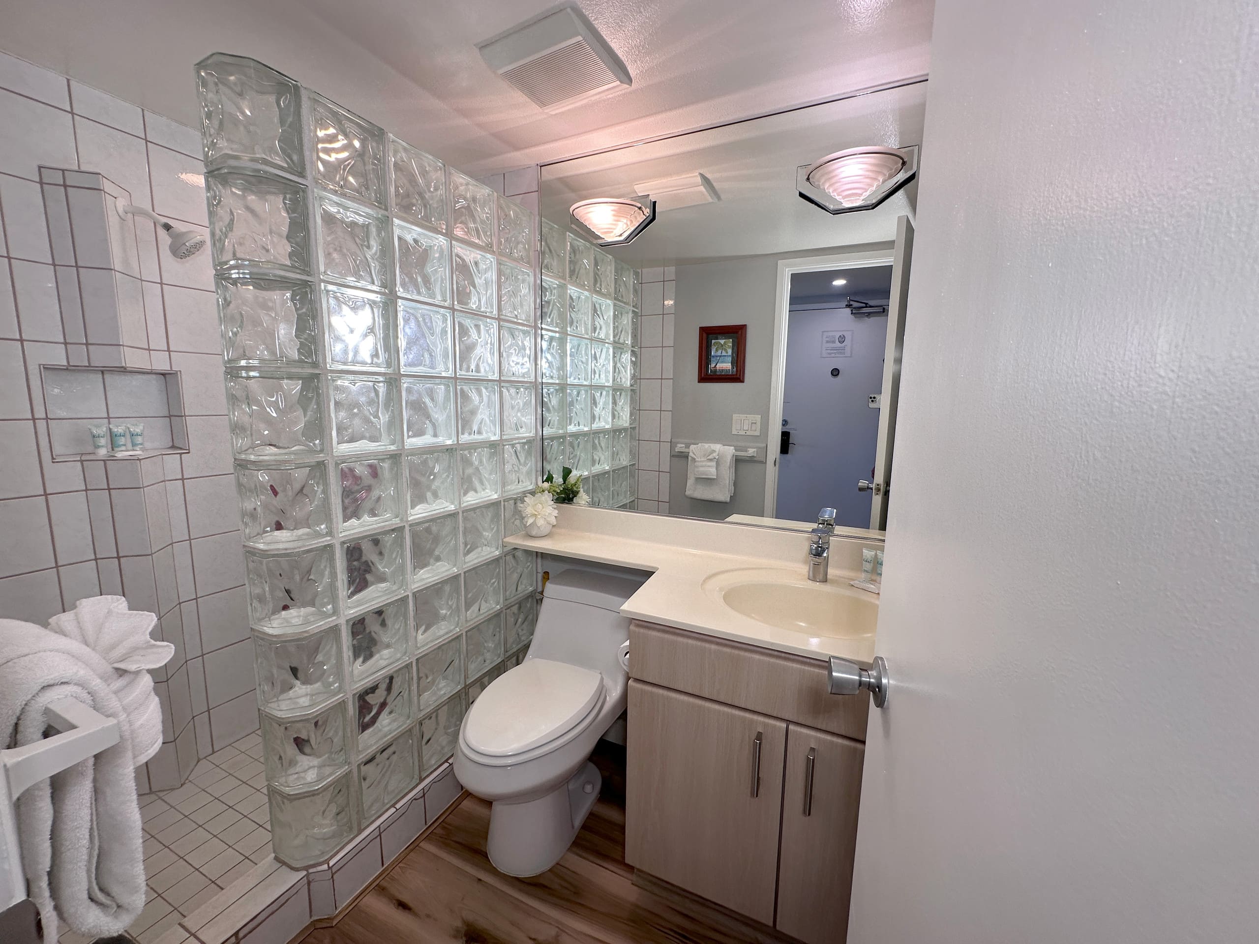 Condo in Kihei · ★4.88 · 1 bedroom · 2 beds · 2 private baths - Image 15