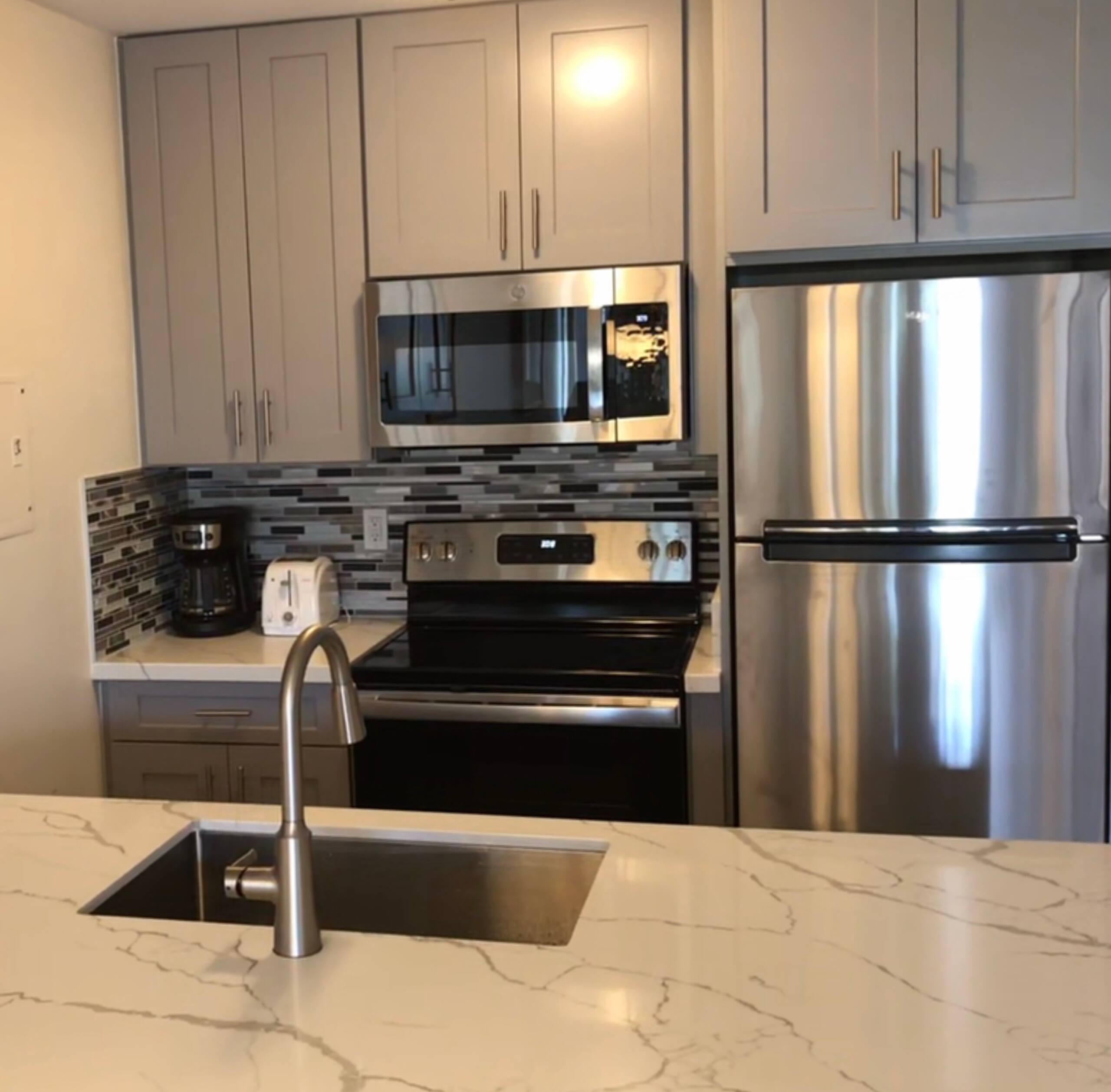 Condo in Kihei · ★4.87 · 1 bedroom · 2 beds · 1 private bath - Image 9