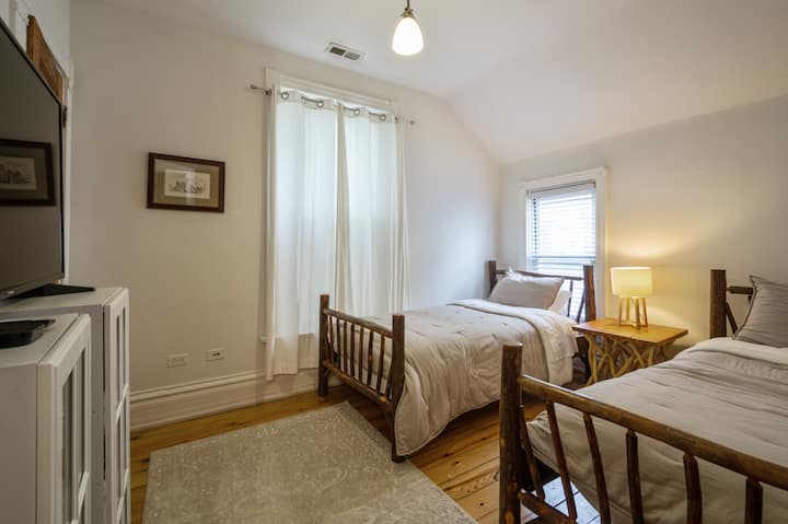 მე-3 საძინებელი - 2 ტყუპი საწოლი