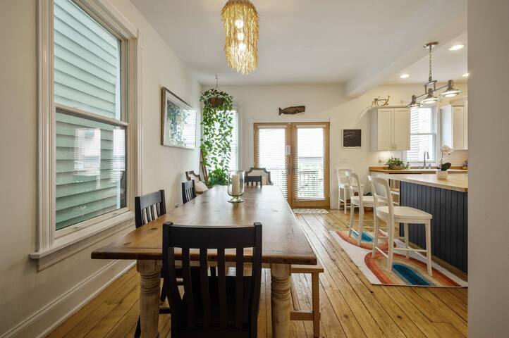 Charming House in Roscoe Village – 1895 gallery image 3