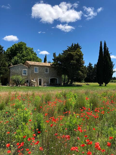 House LeMasdelaSorgue , great comfort quiet pool