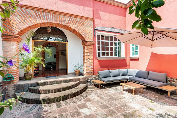 Casa Colonial con jardín en el Centro de Coyoacán gallery image 2