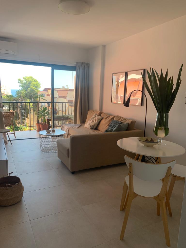 Successful Airbnb property: Charming sea view apartment nearby everything in Torremolinos