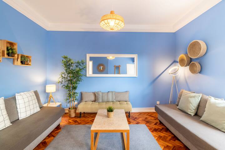 Cozy Downtown Avenue 3D by Central Hill gallery image 3