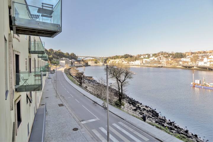 Douro Destilaria Residence 3BD by PCH gallery image 2