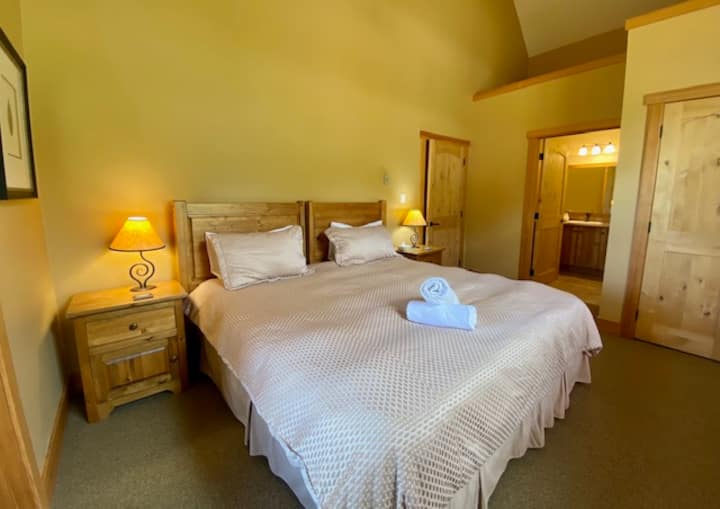 מיטת קינג סייז או 2 מיטות זוגיות