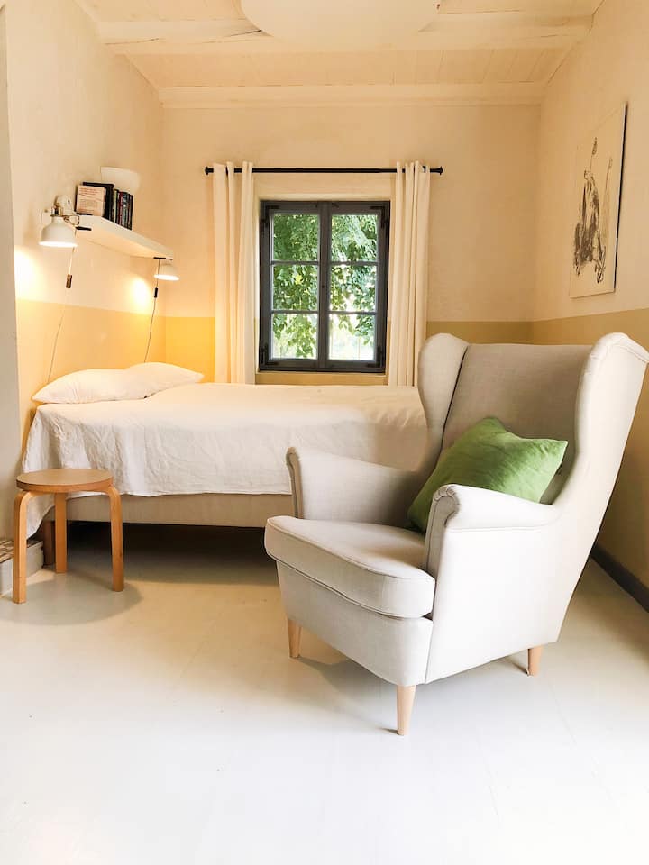 Das gemütliche Atelier mit Kaminfeuer, Duschbad und kleiner Küche